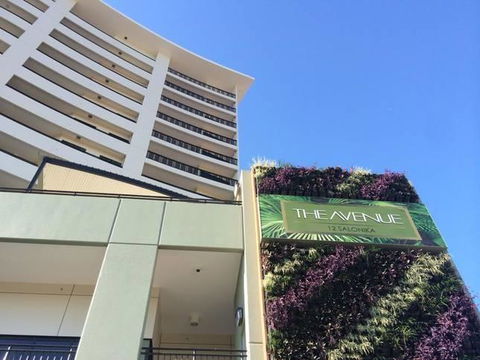 Nomikis\'On The Avenue - Accommodation Gladstone 9