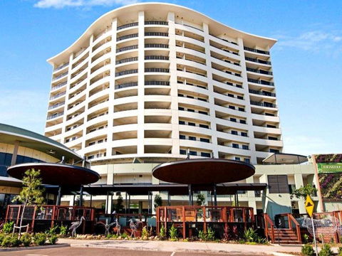 Nomikis\'On The Avenue - Accommodation Gladstone 16