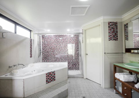 Mercure Darwin Airport Resort - Accommodation Gladstone 11