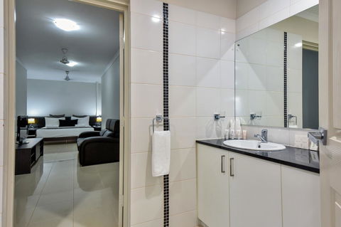 Argus Apartments Darwin - Accommodation Gladstone 33