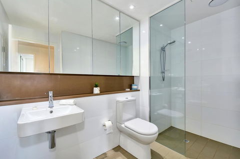 Astra Apartments Darwin - Accommodation Gladstone 11