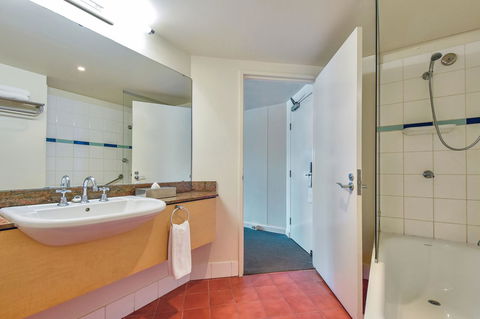 Mantra On The Esplanade - Accommodation Gladstone 1