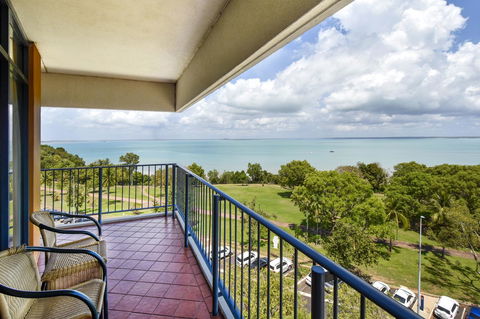 Mantra On The Esplanade - Accommodation Gladstone 6