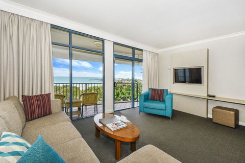 Mantra On The Esplanade - Accommodation Gladstone 23