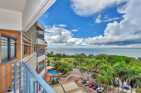 Mantra On The Esplanade - Accommodation Gladstone 5