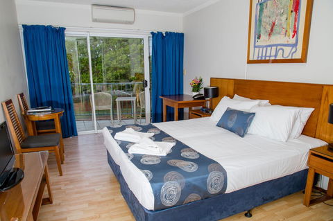 Cullen Bay Resorts - Accommodation Gladstone 6