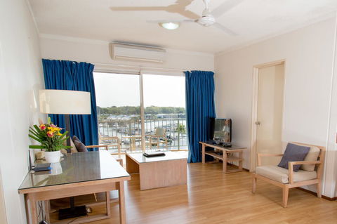 Cullen Bay Resorts - Accommodation Gladstone 2