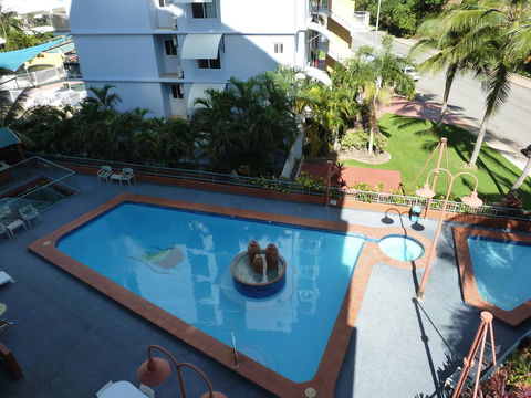 Cullen Bay Resorts - Accommodation Gladstone 13