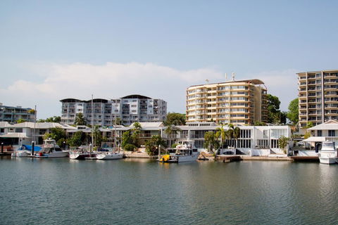 Cullen Bay Resorts - Accommodation Gladstone 15