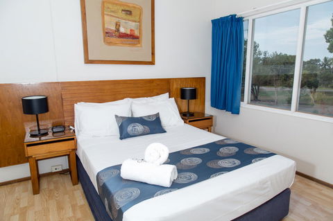Cullen Bay Resorts - Accommodation Gladstone 1