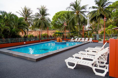 Cullen Bay Resorts - Accommodation Gladstone 10