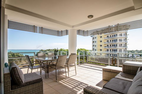 ZEN BY THE WATER - Esplanade Darwin Retreat - Accommodation Gladstone 3