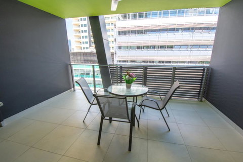 Magnum Serviced Apartments - Accommodation Gladstone 13