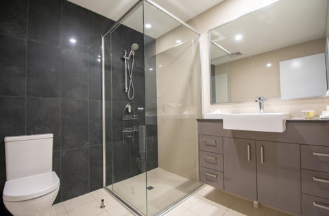 Magnum Serviced Apartments - Accommodation Gladstone 10