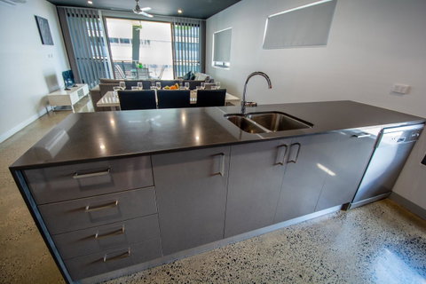 Magnum Serviced Apartments - Accommodation Gladstone 6