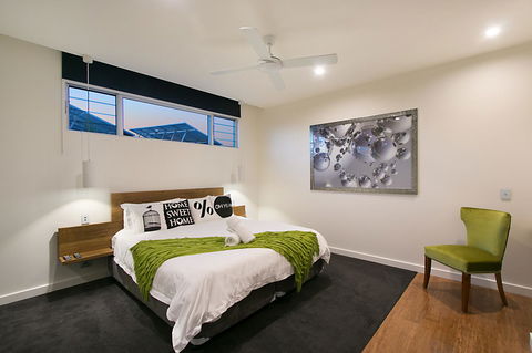 Salt Village Retreat - Accommodation Gladstone 10