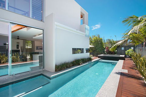 Salt Village Retreat - Accommodation Gladstone 0