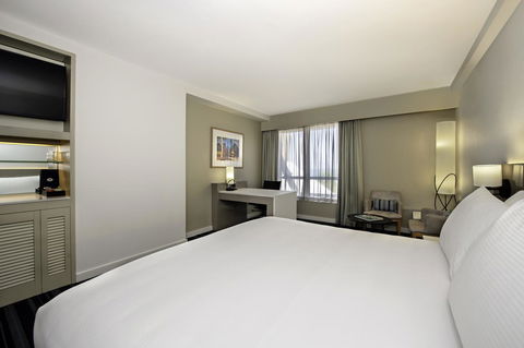 DoubleTree By Hilton Esplanade Darwin - Accommodation Gladstone 12