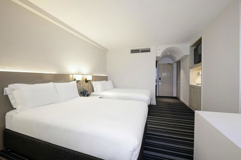 DoubleTree By Hilton Esplanade Darwin - Accommodation Gladstone 17