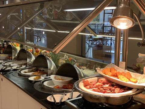 DoubleTree By Hilton Esplanade Darwin - Accommodation Gladstone 2