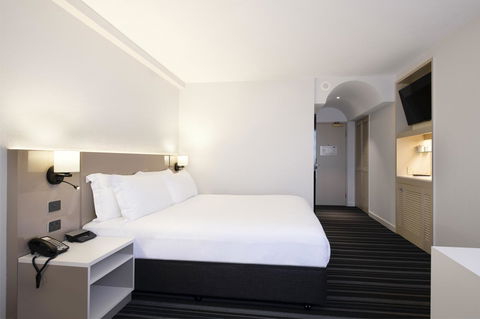 DoubleTree By Hilton Esplanade Darwin - Accommodation Gladstone 10
