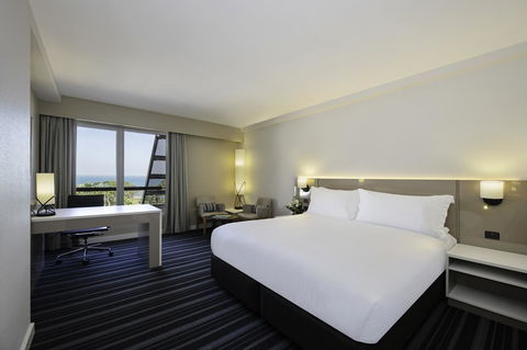 DoubleTree By Hilton Esplanade Darwin - Accommodation Gladstone 13