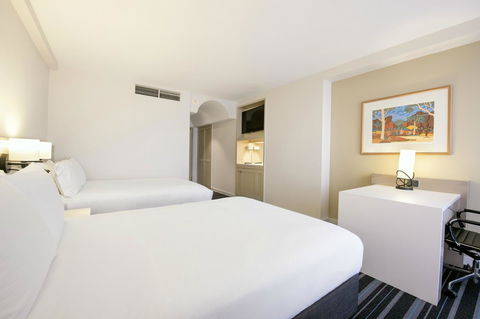 DoubleTree By Hilton Esplanade Darwin - Accommodation Gladstone 16