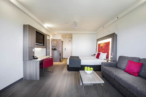 Novotel Darwin CBD - Accommodation Gladstone 9