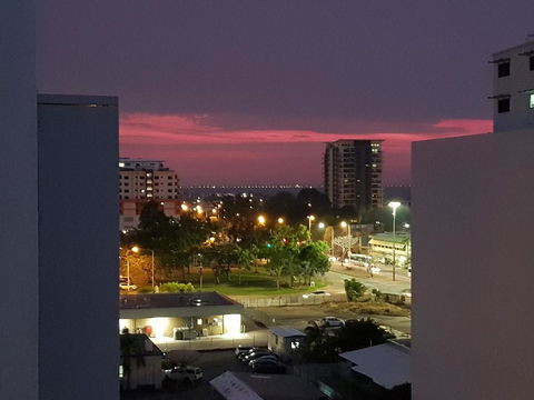 Darwin-Ocean Views, Tropical Getaway, Pool & Aircon - Accommodation Gladstone 19