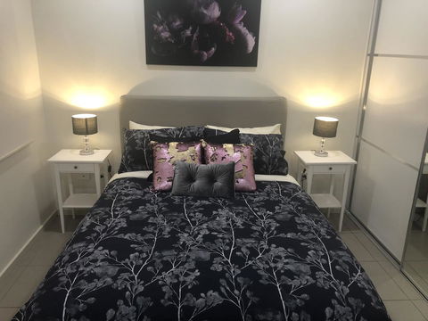Darwin-Ocean Views, Tropical Getaway, Pool & Aircon - Accommodation Gladstone 1