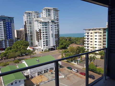 Darwin-Ocean Views, Tropical Getaway, Pool & Aircon - Accommodation Gladstone 20