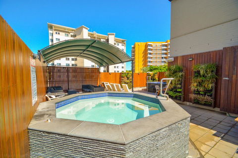 Chillis Backpackers - Accommodation Gladstone 0