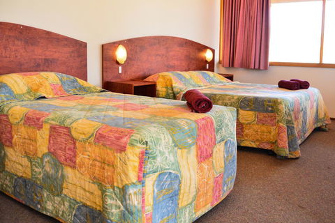 Erldunda Desert Oaks Resort - Accommodation Gladstone 34
