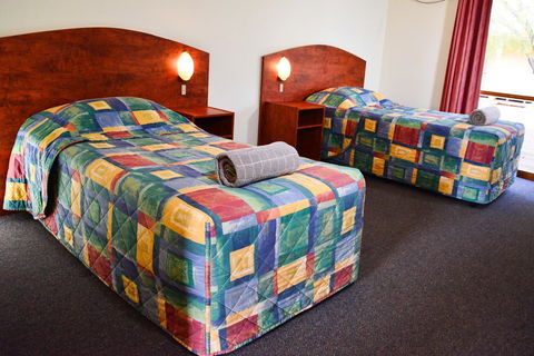 Erldunda Desert Oaks Resort - Accommodation Gladstone 35