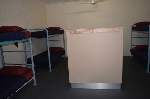 Frogs-Hollow Backpackers - Accommodation Gladstone 8