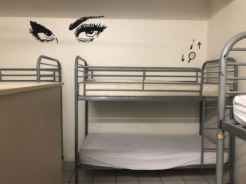 Frogs-Hollow Backpackers - Accommodation Gladstone 32