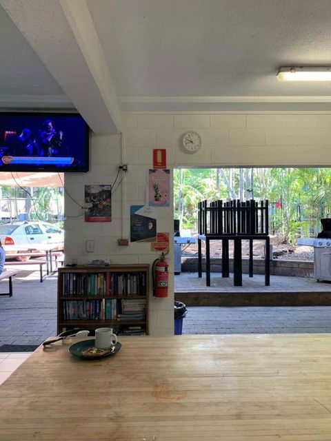 Frogs-Hollow Backpackers - Accommodation Gladstone 16