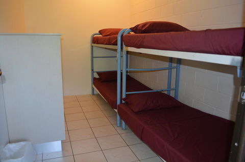 Frogs-Hollow Backpackers - Accommodation Gladstone 9