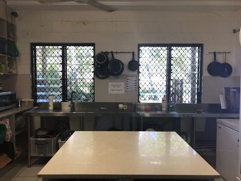 Frogs-Hollow Backpackers - Accommodation Gladstone 28
