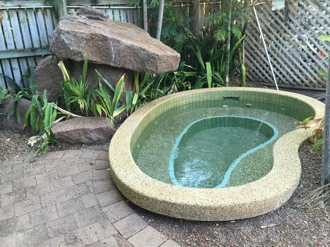 Frogs-Hollow Backpackers - Accommodation Gladstone 13