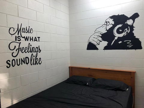 Frogs-Hollow Backpackers - Accommodation Gladstone 41