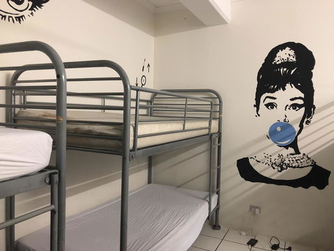 Frogs-Hollow Backpackers - Accommodation Gladstone 33