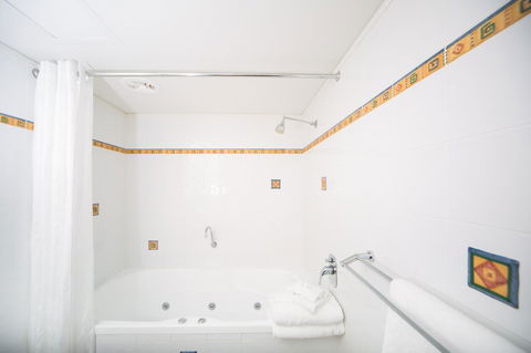 Corrigans Cove - Accommodation Gladstone 9