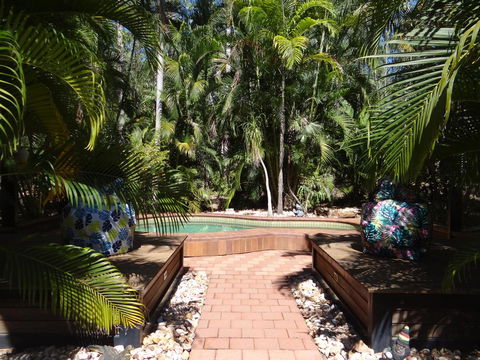DARWIN'S SHADY ACRES RETREAT - Accommodation Gladstone 11