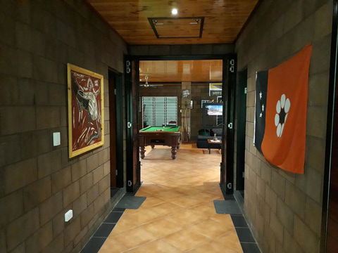 DARWIN'S SHADY ACRES RETREAT - Accommodation Gladstone 15