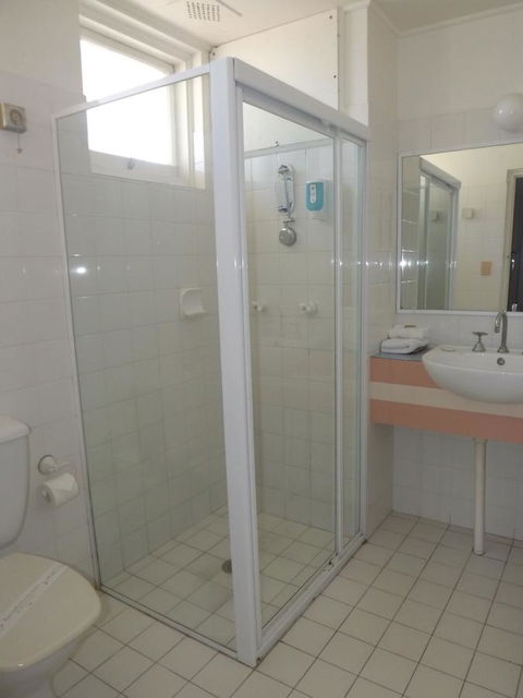 Golden Sands Motor Inn - Accommodation Gladstone 27