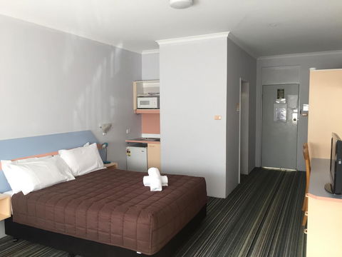 Golden Sands Motor Inn - Accommodation Gladstone 8