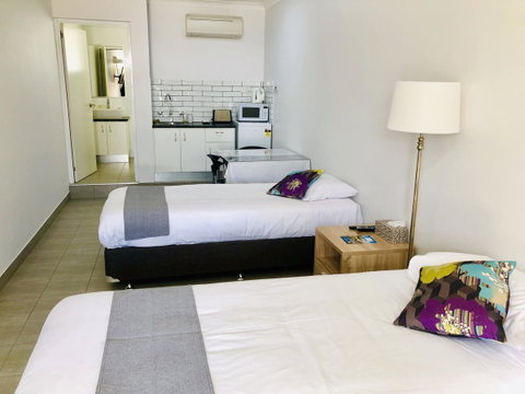 Kalidonis Village - Accommodation Gladstone 11