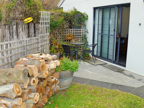 Rock Wallaby - Accommodation Gladstone 2