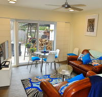 Rock Wallaby - Accommodation Gladstone